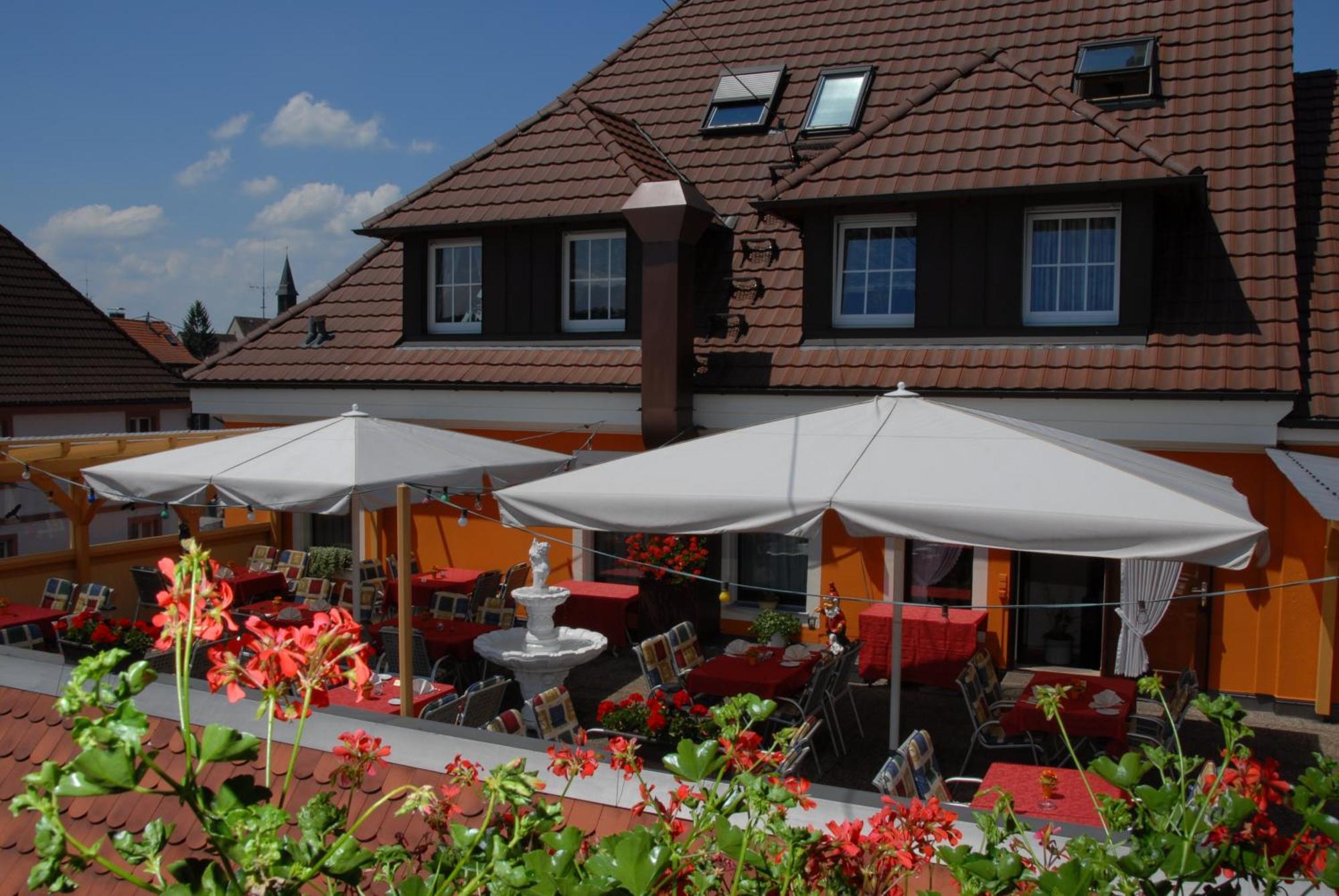 Hotel-Restaurant Schieble ケンツィンゲン エクステリア 写真