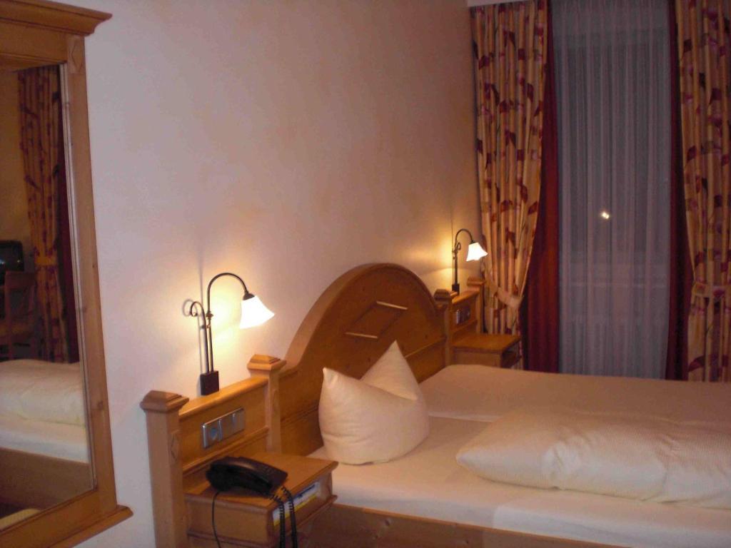 Hotel-Restaurant Schieble ケンツィンゲン 部屋 写真