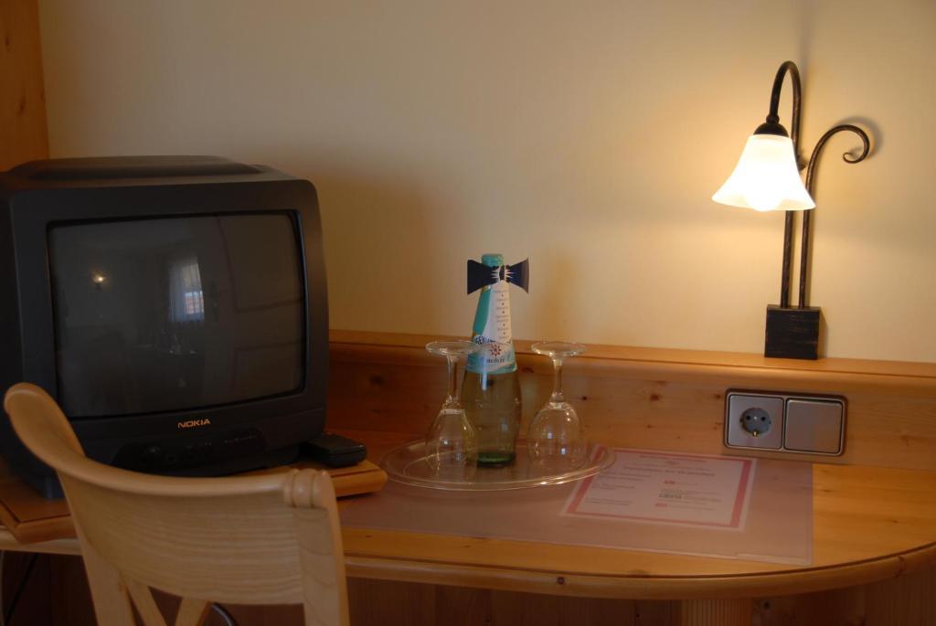 Hotel-Restaurant Schieble ケンツィンゲン 部屋 写真